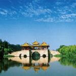 The longest reigning emperor of China visited Yangzhou six times. | Sights.Canals