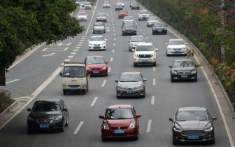 清明节祭扫人流车流量增10% 4月5日为高峰日