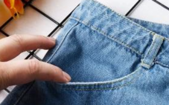 涉嫌存质量问题 吴中路一商场131件童装现场下架