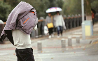 雷雨冰雹后换季式寒潮上阵 降温幅度最高超15℃