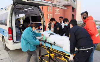 宁波市九院完成今年省内首例空中转运！