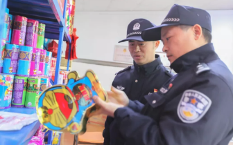 春节临近 烟花爆竹如何买、怎么放 统统看这里！