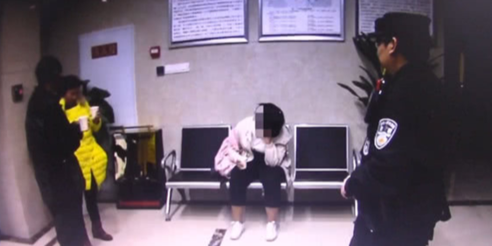 13岁女孩欲乘火车见网友被民警及时拦下